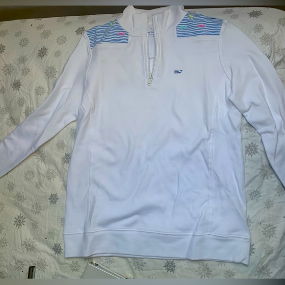 Vineyard Vines Women’s XS White Shep Shirt w/ Stripes & Whales on Shoulder - NWT - Picture 1 of 3